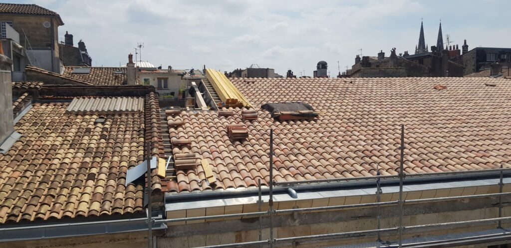 Fuite et réparation urgente de toiture à Bordeaux